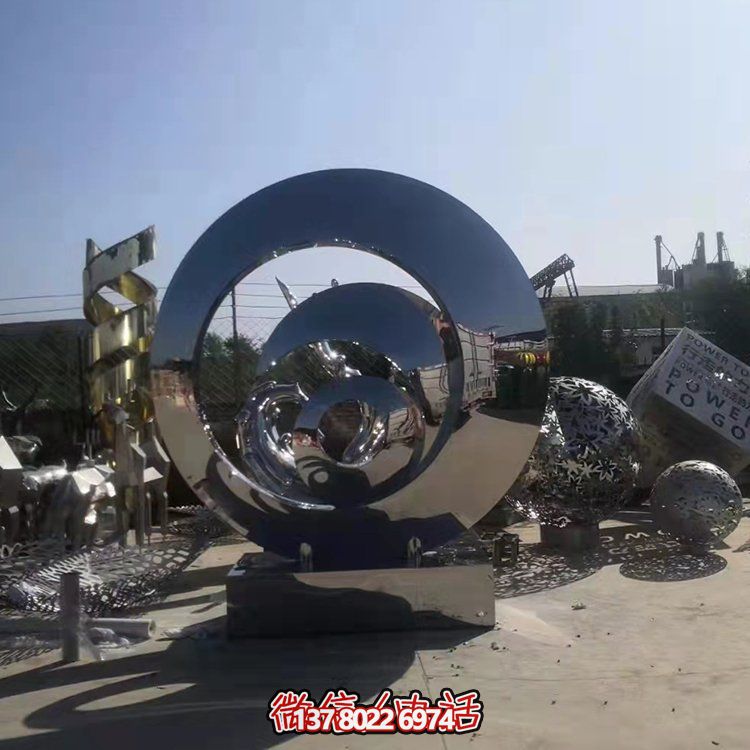 不銹鋼抽象幾何雕塑，鏡面圓環(huán)裝飾廣場(chǎng)、園林