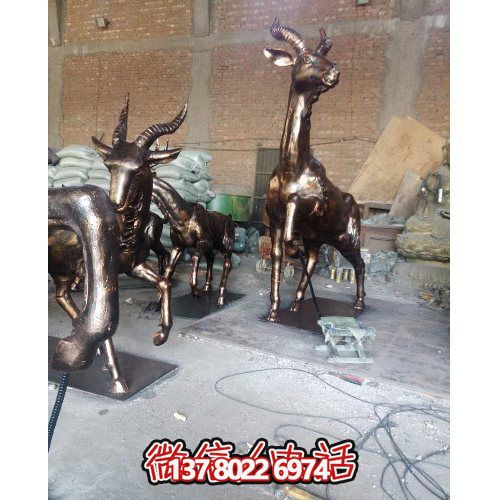 大型梅花鹿銅雕雕塑，裝點別墅小區