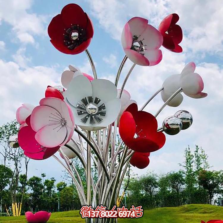 不銹鋼彩繪大型花朵雕塑，為景區廣場增添色彩