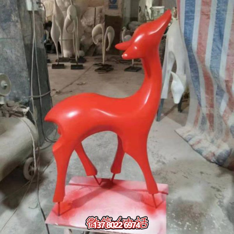 玻璃鋼制紅色梅花鹿雕塑,裝點別墅小區(qū)精致美觀 玻璃鋼制紅色梅花鹿雕塑,裝點別墅小區(qū)精致美觀